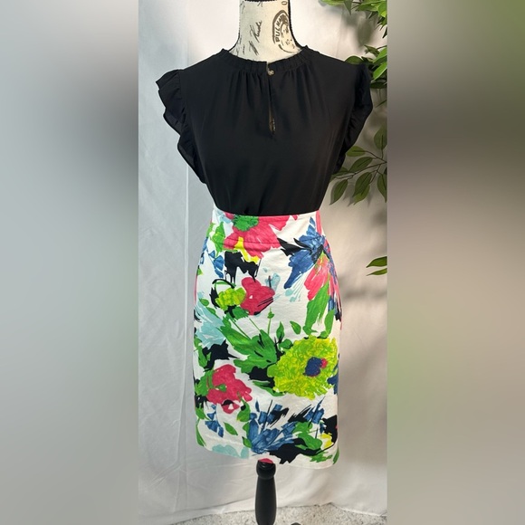 Ann Taylor White and Green Pencil Skirt Knee-Length Resort Wear 🌴🌺 - Picture 3 of 11